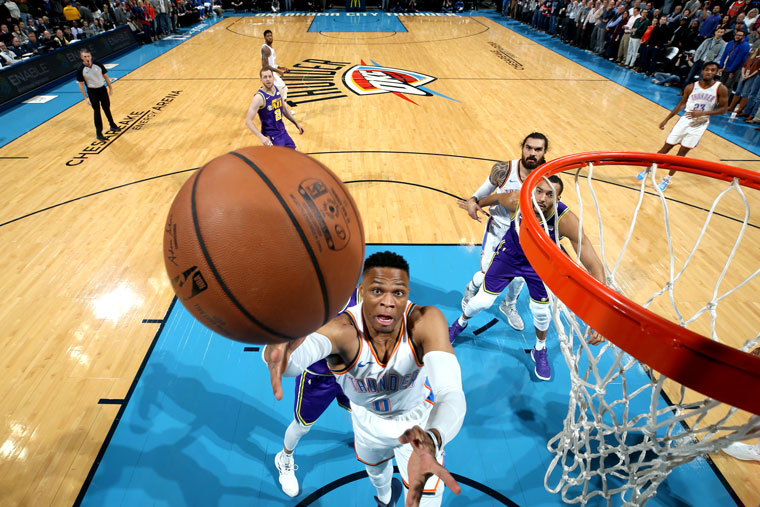 今晚亚冠传出新动向，俄克拉荷马雷霆篮板制胜，管理层表态：悬念犹存，团队化学反应显著的简单介绍-开云在线平台